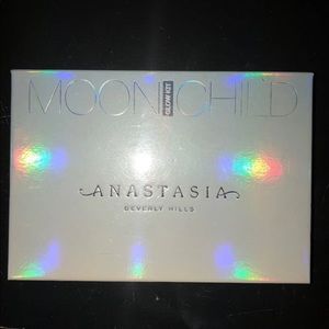 Anastasia moonchild glow kit